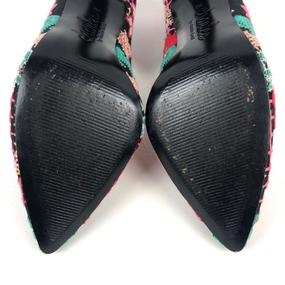 Charles David ‘Addie’ Floral Embroidered Pump - Picture 10 of 15